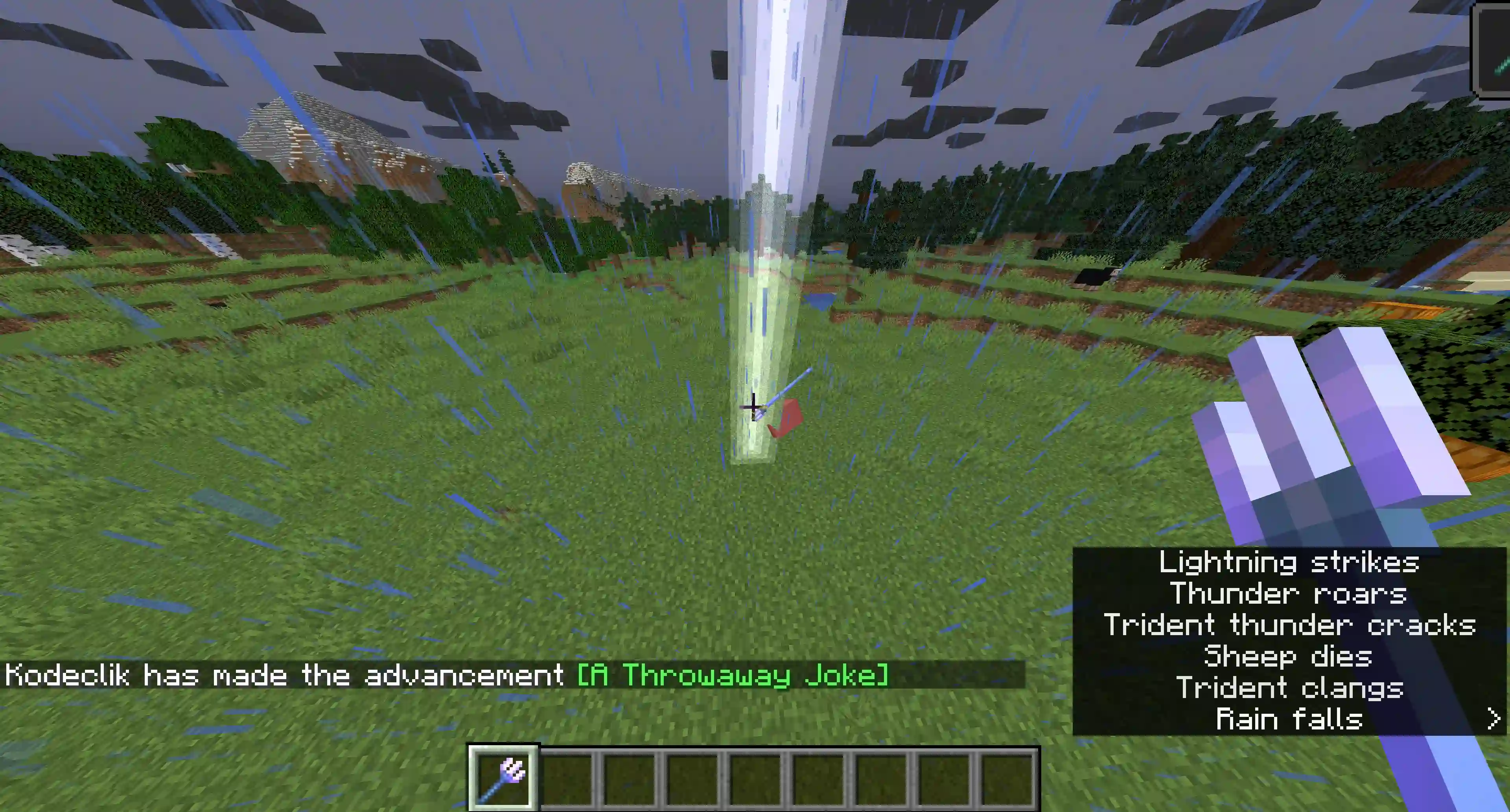 How to Summon Lightning in Minecraft