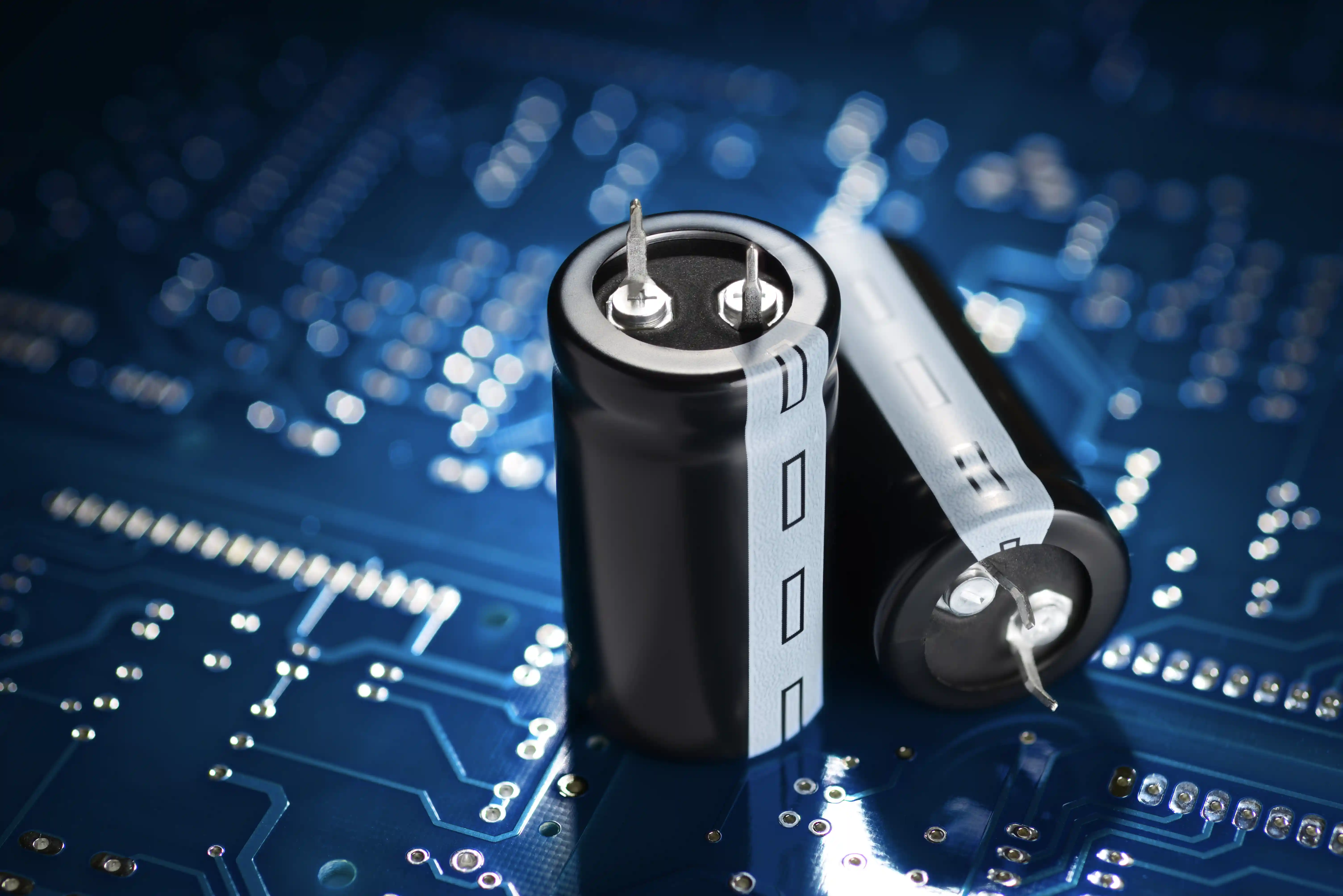 How does a capacitor work?